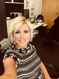 Sonja zietlow frisur max planck diät plan deutsche moderatorin schrowange joko und klaas. Kamilla Senjo Wunsch Euch Einen Schonen Tag Wie Sieht Es Mit Eurer Weihnachtsstimmung Eigentlich Aus Facebook