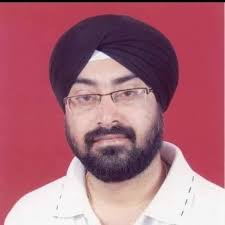 Người phụ nữ trưởng thành độc thân trên 55 tuổi.