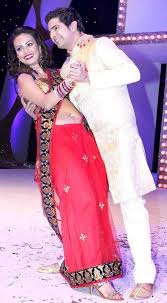 Tv actor nisha rawal had alleged that her husband karan thrashed her after a fight last night, and thus, a case was filed against him. Karan Ajay Mehra And Nisha Rawal Wedding Pics