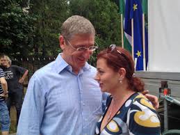 Prior to that, he served as minister of youth affairs and sports between 2003 and 2004. A Legforrobb Pillanatok A Demokratikus Oldalon 444