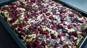 Matthias haupt der ist so saftig, den können sie ganz entspannt schon am vortag backen. Himbeer Quark Schokokuchen Schokoladenkuchen Mit Quarkfullung Und Himbeeren Himbeerkuchen Youtube