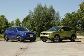 Rogue sports europe gmbh is responsible for this page. 2018 Nissan Rogue Sport Vs Honda Hr V Comparison Autoguide Com