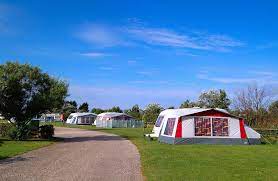With a stunning coastal location at the foot of a mountain, ty mawr is a lively park with activities for all ages. Ty Mawr Holiday Park Abergele Aktualisierte Preise Fur 2021 Pitchup