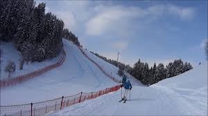 First kitzbühel vermittelt exklusive immobilien wie häuser und wohnungen in kitzbühel in tirol, österreich. Kitzbuhel Hahnenkamm Bezichtiging Streif 17 Jan 2017 Youtube