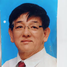 福利组通告： 本堂名誉顾问/前任总务生来宗长不幸与世长辭……享年84岁。 丧府定于下周日下午1时出殡！ 治丧处：麻坡峇吉里路胡姬花园