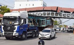 A forensic expert told the magistrate's court in bukit mertajam on mainland penang that the cause of death of moey yun peng in the penang bridge accident all of this was consistent with drowning by taking into the account of the history obtained from the police together with the autopsy and histology. Damaged Overhead Bridge Near Penang Ferry Terminal Dismantled The Star