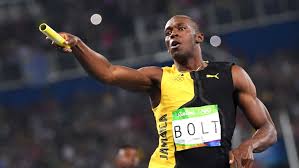 His first world record was in the 100m in 2008 when he posted a time of 9.72 secs in new york. Usain Bolt Releases Picture Of Newborn Twins Thunder And Saint Leo Abc News