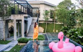 What is the smoking policy at lloyds inn? Lloyd S Inn Enjoy A High Level Of Privacy In The Vicinity Of Orchard Road Alexis Jetsets Travel Blog Alexis Jetsets Travel Blog