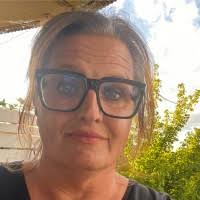 111000+ "Camilla -gråbo" profiles