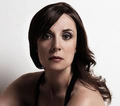 Tregua è il primo album della cantautrice rock italiana cristina donà, uscito nel 1997 per la casa discografica mescal. Tregua Cristina Dona Recensione