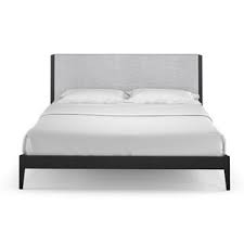 Much of classical japanese bed design is characterized by the principles of simplicity, elegance, and the zen aspect of harmony with nature, all essential components found in many of our japanese platform beds. Modern Contemporary Japanese Platform Bed Allmodern