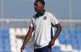 Mais d'après as, le brésilien de 33 ans, sous contrat jusqu'en 2022, n'envisagerait pas un départ de la maison blanche. 5krqnddwoxlcnm