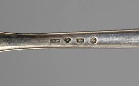 Om du fortsätter använda webbplatsen samtycker du till detta. Skedar 3 4 3 St Silver Samt Bestickservis 29 Delar Nysilver Modell Empire Bl A Cg Hallberg Bukowskis