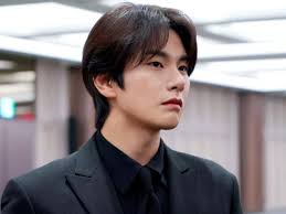 For fun? Lee Yi-kyung cleared as 'lewd chats' revealed to be fake