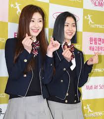 # 379 somi out of 926 stories . Stars Graduate From Hanlim Arts School Soompi