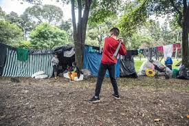 Migrantes venezolanos que intentaban entrar a venezuela fueron trasladados desde el puente simón bolívar hasta el puente de tienditas en cúcuta el presidente colombiano, iván duque, anunció este lunes 8 de enero la creación del estatuto de protección temporal a migrantes venezolanos, que. Migracion Colombia Busca Regularizar A Un Millon De Venezolanos Indocumentados Internacional El Pais
