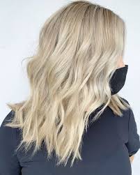 The top should be greatly textured with short layers, while the bottom is left longer and straightened at the nape. 27 Flattering Haircuts With Choppy Layers