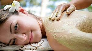 Bahkan untuk meraihnya, beberapa dari mereka hingga rela melakukan berbagai cara. 6 Merk Lulur Yang Cepat Memutihkan Kulit Tapi Aman Blog Elevenia