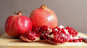 Untuk merangsang pertumbuhan rambut, maka campurkan buah delima dengan secangkir yoghurt dan 1 sdt air lemon. 5 Keajaiban Buah Delima Buat Kesehatan Lifestyle Fimela Com