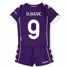 Born 28 january 2000) is a serbian professional footballer who plays as a striker for serie a club fiorentina and the serbia national team. 2020 2021 Fiorentina Home Kit Kids Vlahovic 9 311b1bw 198020 89 87 Teamzo Com