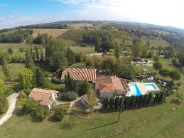 La deuxième programmation de la salle de paga comprend, pour l'instant, 19 dates dont 10 dédiées aux pitchouns. Gites La Grange Du Cheval Blanc Prices Ranch Reviews Villeneuve Sur Lot France Tripadvisor