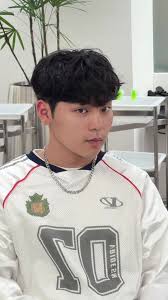 客製🫡 #羊毛卷 #萊斯利捲 #男生髮型 #艾瑞髮型書 #小紅書髮型 #台中髮型設計師 #台中燙髮 #男生燙髮 #微分碎蓋 #紋理燙 #韓系 #日系  #新中式