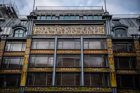 La samaritaine was conceived like a moveable feast, poised at the epicenter of the renaissance now percolating in and around the les halles district. La Samaritaine Rouvre Ses Portes Le 19 Juin Strategies
