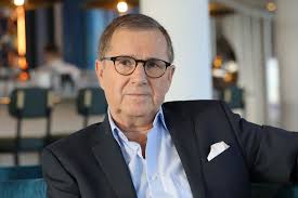 Nein, ich arbeite auch zu andere tageszeiten, nein, mein schlips ist nicht. Jan Hofer Guten Abend Meine Damen Und Herren