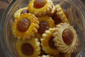 Kalau korang dah start berfikir nak jamu kerepek atau kuih apa untuk tetamu masa raya nanti, boleh cuba kuih siput lemak manis. Resepi Kuih Tart Nenas Galeri Resepi