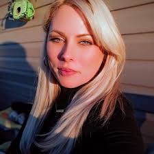 Cliff diving locations for hiking?