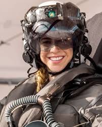 Happy #WorldPilotsDay 👩‍✈️🧑‍✈️ #DYK that the U.S. Coast Guard has more  than 800 qualified pilots? In fact, we have more pilots than ship drivers  and a higher percentage of pilots in our