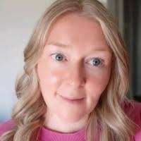 Shannon Mcalpine's Instagram, Twitter & Facebook