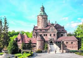 Zamek czocha | the medieval zamek czocha (czocha castle) towering over the leśniańskie lake is one of the most beautiful architectural gems of lower silesia which functions mainly as a hotel and. Nalot Bombowcow I Ostrzal Artylerii Na Zamku Czocha Gazeta Wroclawska