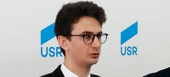 Iulian bulai este licențiat în arte vizuale, a studiat în norvegia şi portugalia. Deputatul Usr Iulian Bulai IÈ™i DoreÈ™te Ca Biserica OrtodoxÄƒ RomanÄƒ SÄƒ Se Alinieze La Nivel European È™i SÄƒ Schimbe Calendarul Pentru Ca PaÈ™tile Ortodoxe SÄƒ CoincidÄƒ Cu PaÈ™tile Catolice È™i Protestante