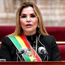 Alguien que tenga un socaritos lateral de caldina Batman necesito comprar! 