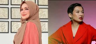 From 1997's cindai album to 2008's lentera timur, her discography preserves traditional styles. Showbiz Misha Omar Praises Siti A Legend Who Never Gives Up