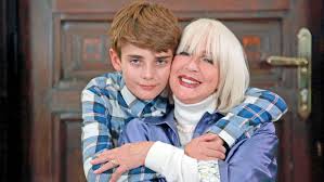 Loretta goggi was born on september 29, 1950 in rome.loretta goggi is one of the most successful television presenter. A Tu Per Tu Con Loretta Goggi Informatore
