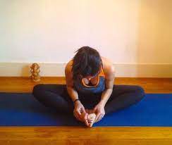 The lung meridian has 11 points, beginning just below the collarbone traveling down the inside of the arm to the end of the thumb. Yin Yoga Spleen Meridian Poses Myoga Studio Lausanne
