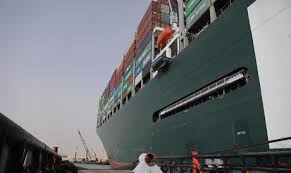 A massive ship stuck in the suez canal could cause a catastrophic meltdown in world trade, one expert has warned. Eorzq1wmaj1xm