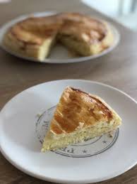 Galette Des Rois A La Frangipane Recette De La Pate Feuilletee Rapide Et De La Frangipane Galette Des Rois Frangipane
