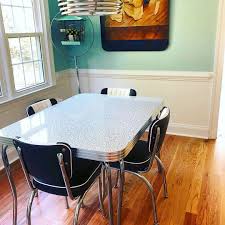 American Chairs On Instagram So Fresh And Clean Check Out This Super Sleek Dinette Set Done In Classic Black And White In 2020 Dinette Sets Dinette Home Decor