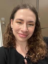 Lisa Calfee's Instagram, Twitter & Facebook