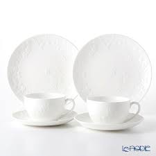 Wild strawberry pasta bowl features made from fine bone china. Le Noble Wedgwood Wild Strawberry White Tea Cup Saucer Plate Set Of 4 For 2 Persons
