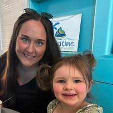 BreakingNews A Metro Nashville Public Schools employee was found stabbed to  death in front of the elementary school where she worked. Details ⬇