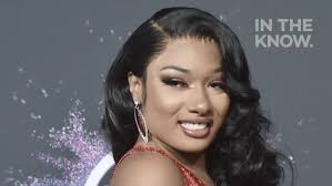 Megan thee stallion has started a new social media dance challenge based on her song captain hook, which arrives on the heels of eminem's popular #godzillachallenge. Megan Thee Stallion Wows Fans With Her Healthy And Long Natural Curls