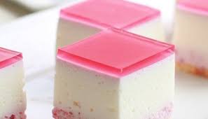 No Bake White Chocolate Strawberry Mousse Cake In Croatian Strawberry Mousse Cake Chilled Desserts Dessert Recipes Easy