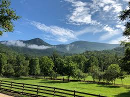 The rim trail is over 2200 feet above sea level, and almost the entire trail has amazing vista views of the surrounding ozark. White Rock Cabin Cabins For Rent In Franklin North Carolina United States