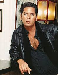 roˈβeɾto palaˈswelos) or el diamante negro (the black diamond), is a mexican actor, model and producer; Roberto Palazuelos Ecured