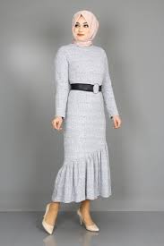 Eymina Tesettur Asimetrik Kesim Elbise Modelleri Moda Tesettur Giyim Elbise Modelleri Elbise Moda