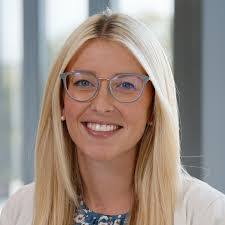 Lauren Henry's Instagram, Twitter & Facebook